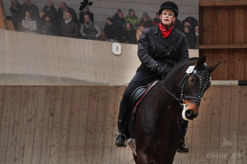 2013-04-quadrille-reiten